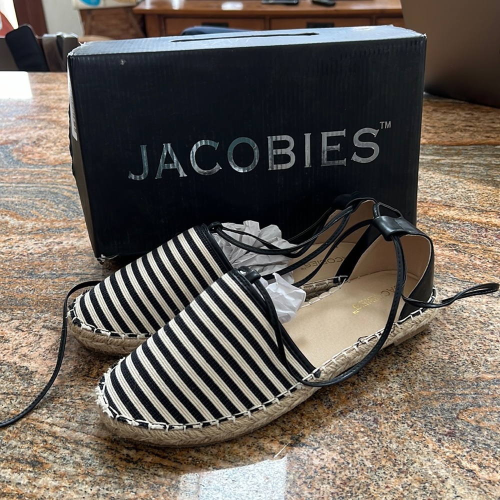 NIB Women’s sz 9 espadrilles